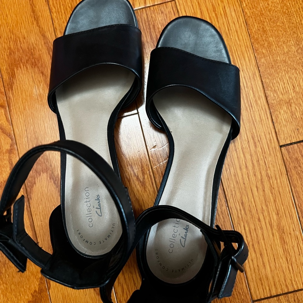 Clarks Women's Elegant Black Sandals